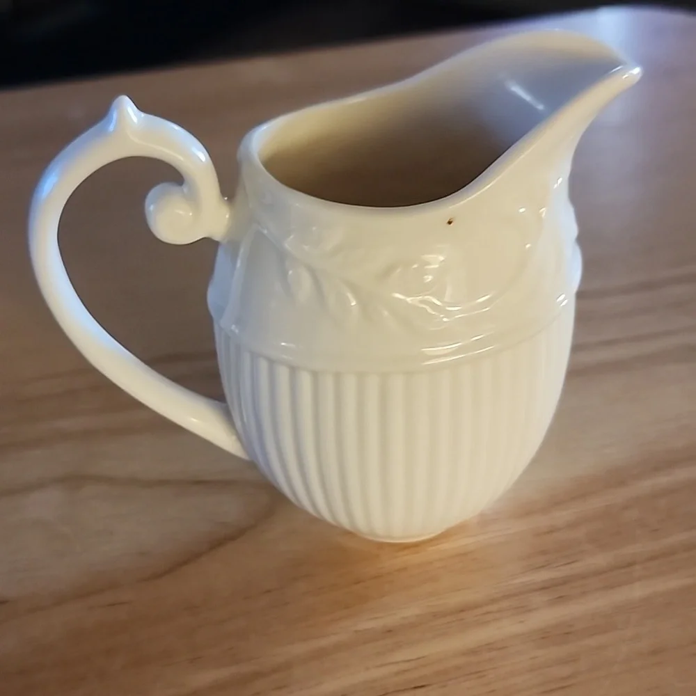 I.GODINGER & CO. IVORY CREAMER PITCHER. - Picture 4 of 6